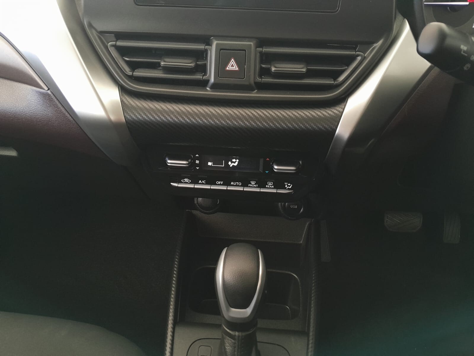 Photo 17 of 28