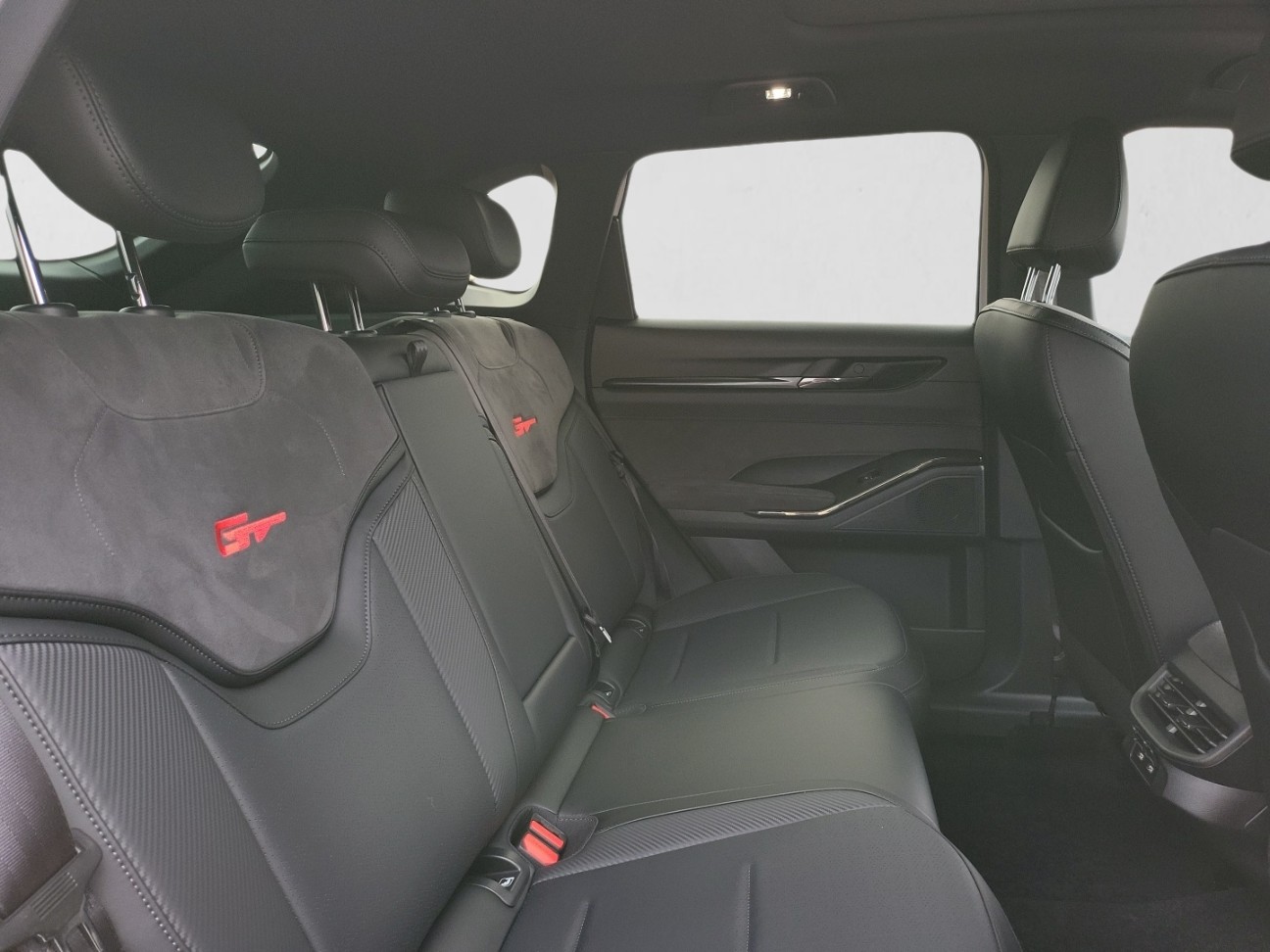 Photo 18 of 22