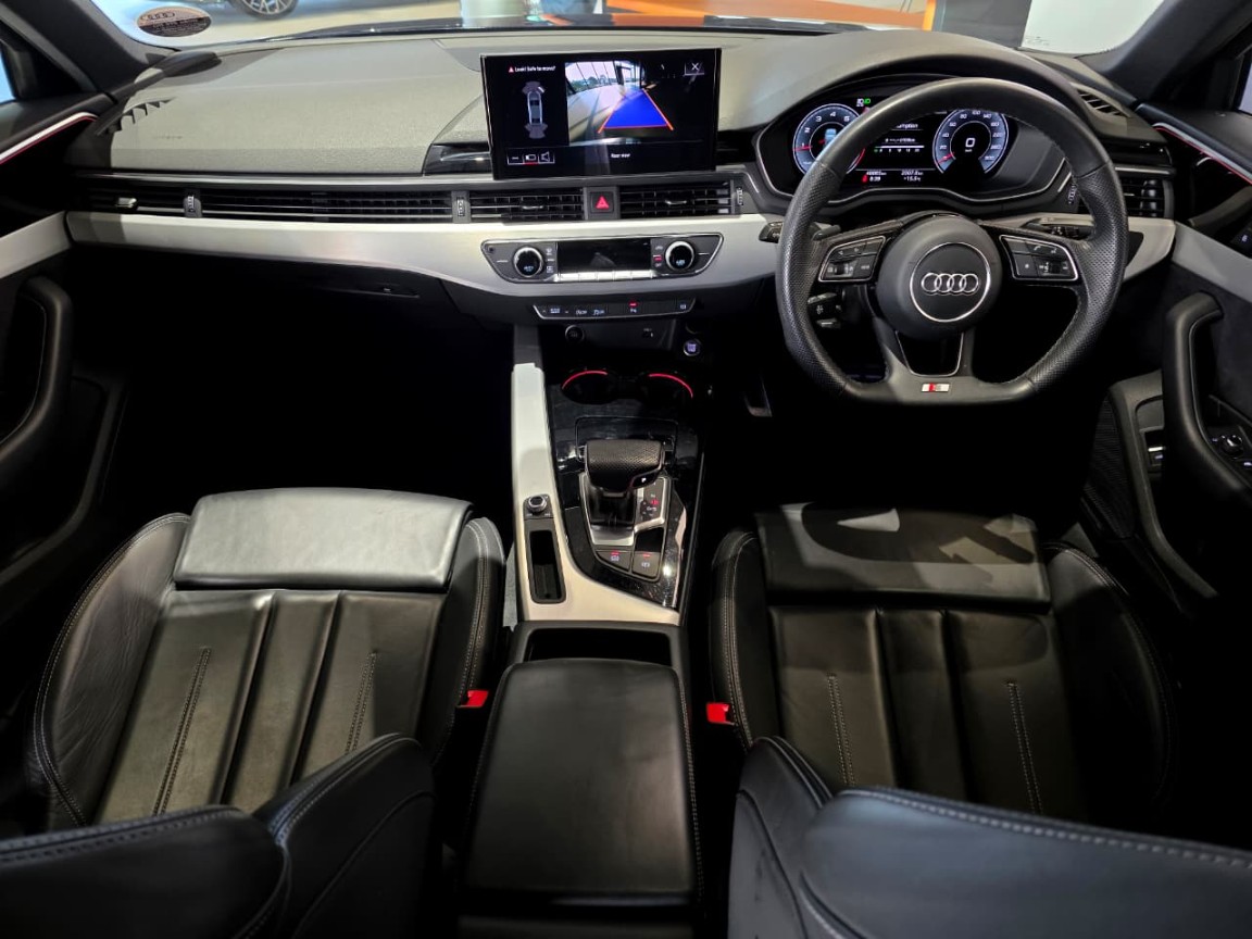 Photo 10 of 32