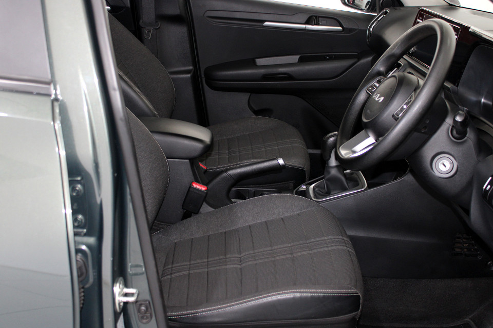 Photo 16 of 23