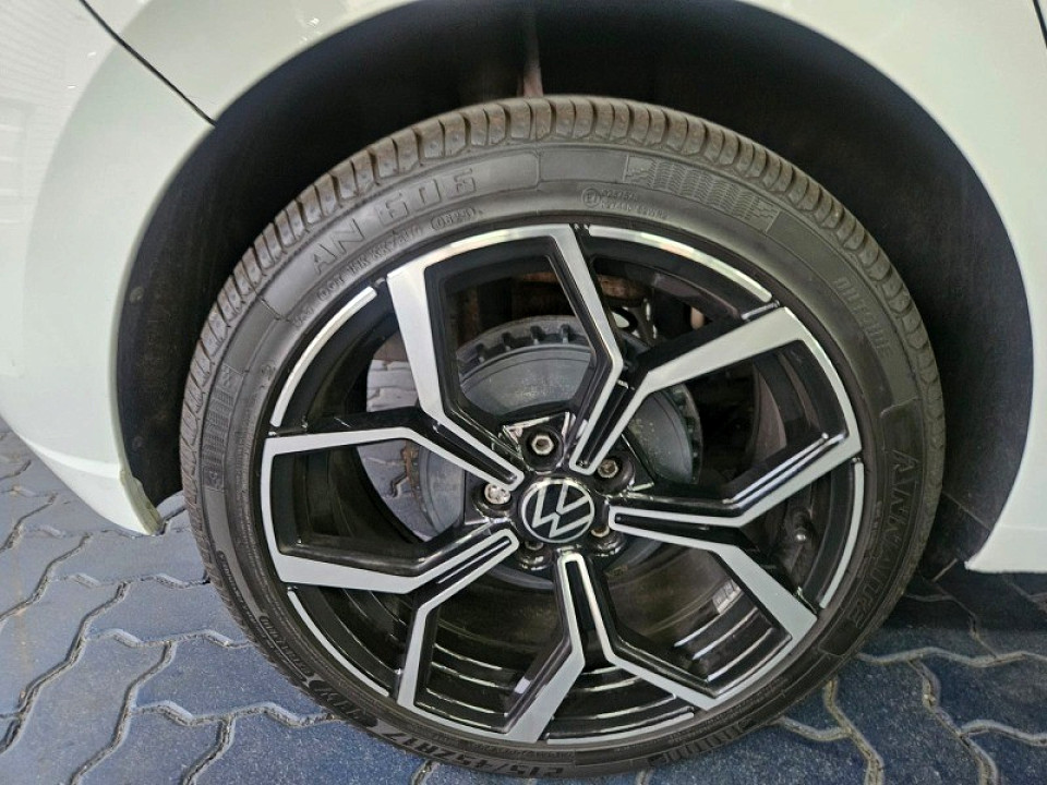 Photo 5 of 6