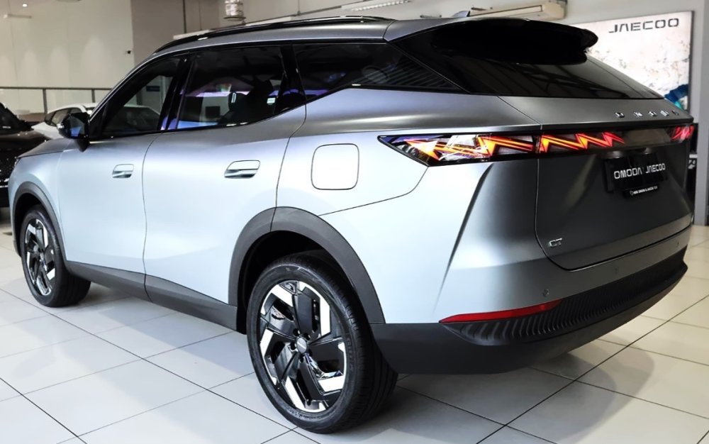 Photo 3 of 23