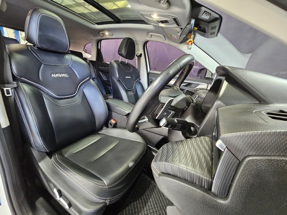 Photo 14 of 20