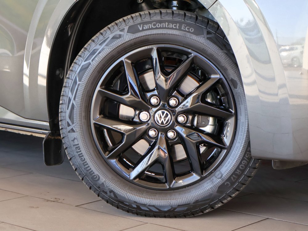 Photo 4 of 27