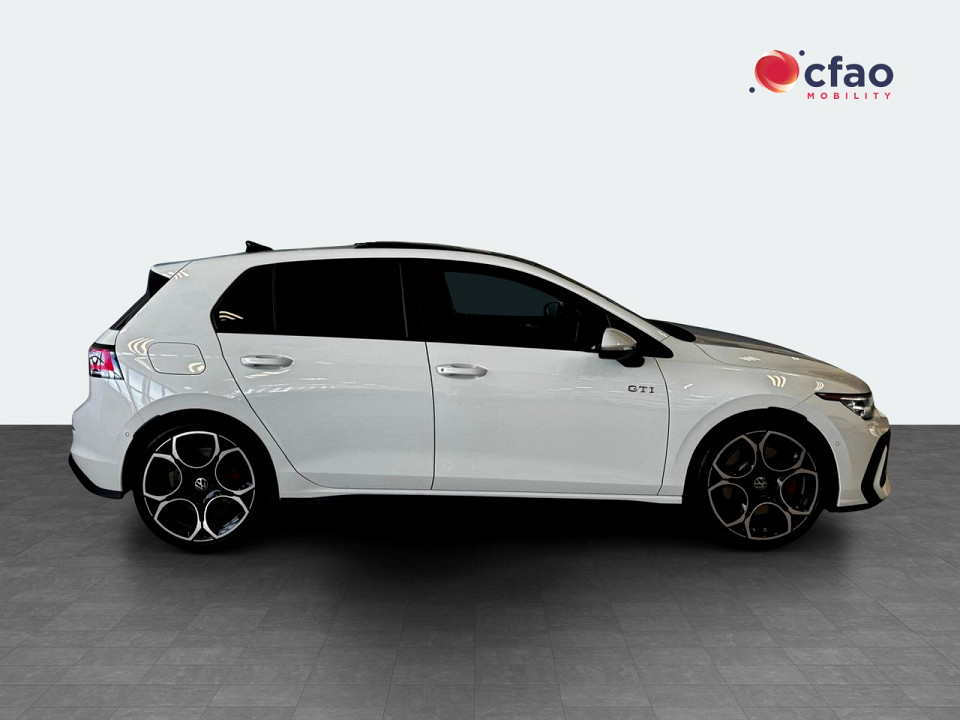 Photo 4 of 26