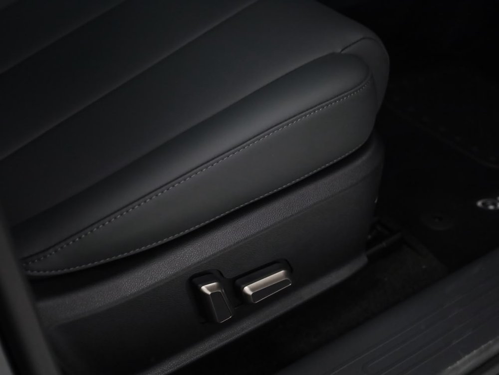 Photo 7 of 25