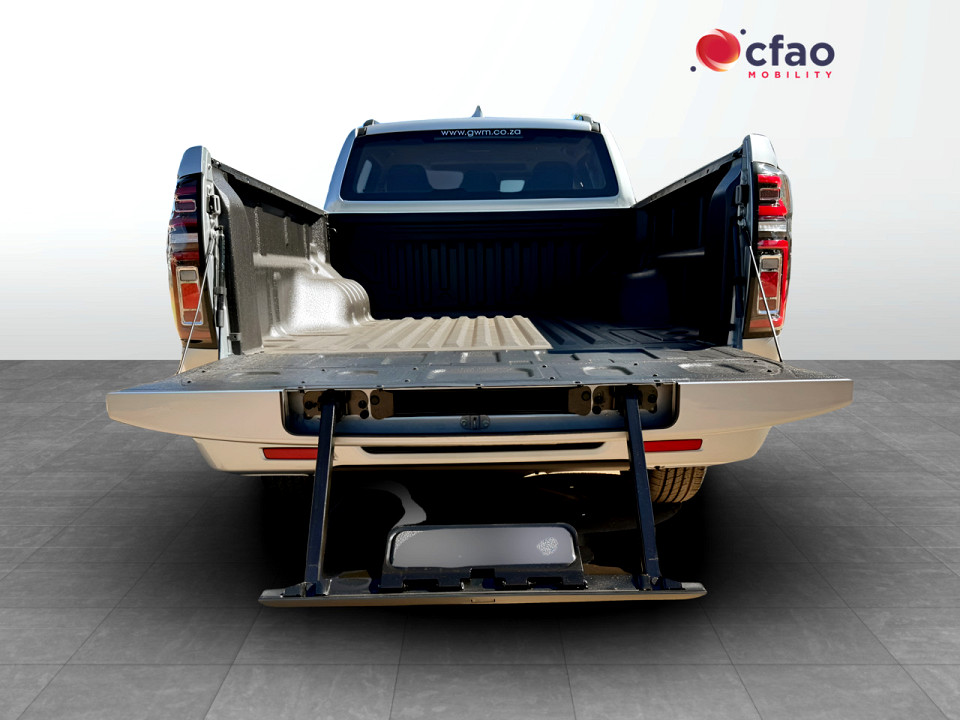 Photo 10 of 31