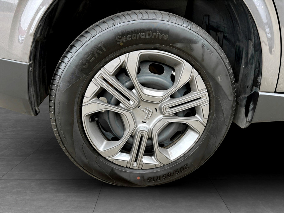Photo 14 of 15