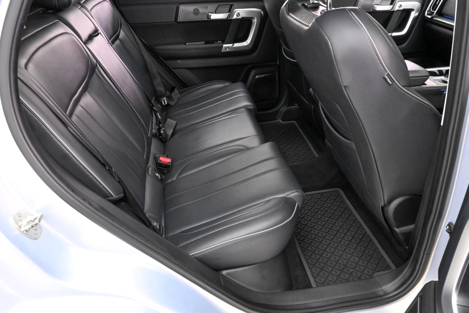Photo 16 of 27