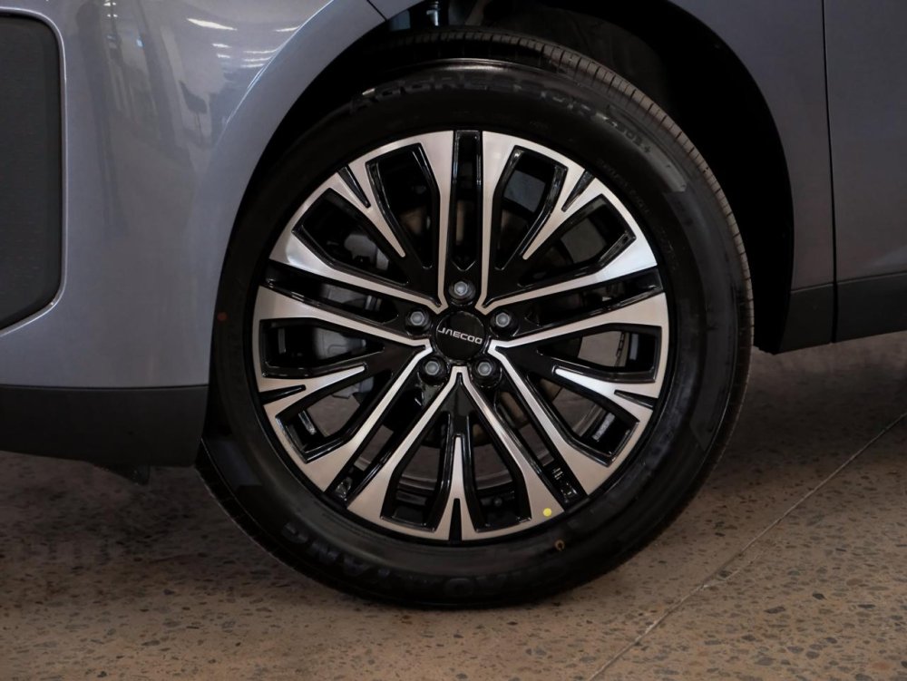 Photo 3 of 24
