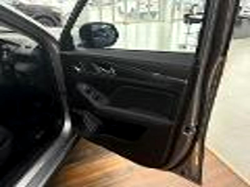 Photo 14 of 20