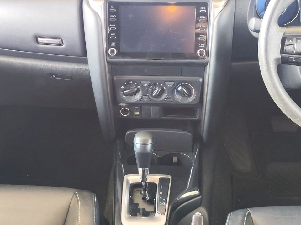 Photo 17 of 28