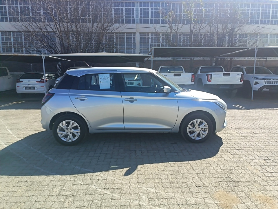 Photo 3 of 14