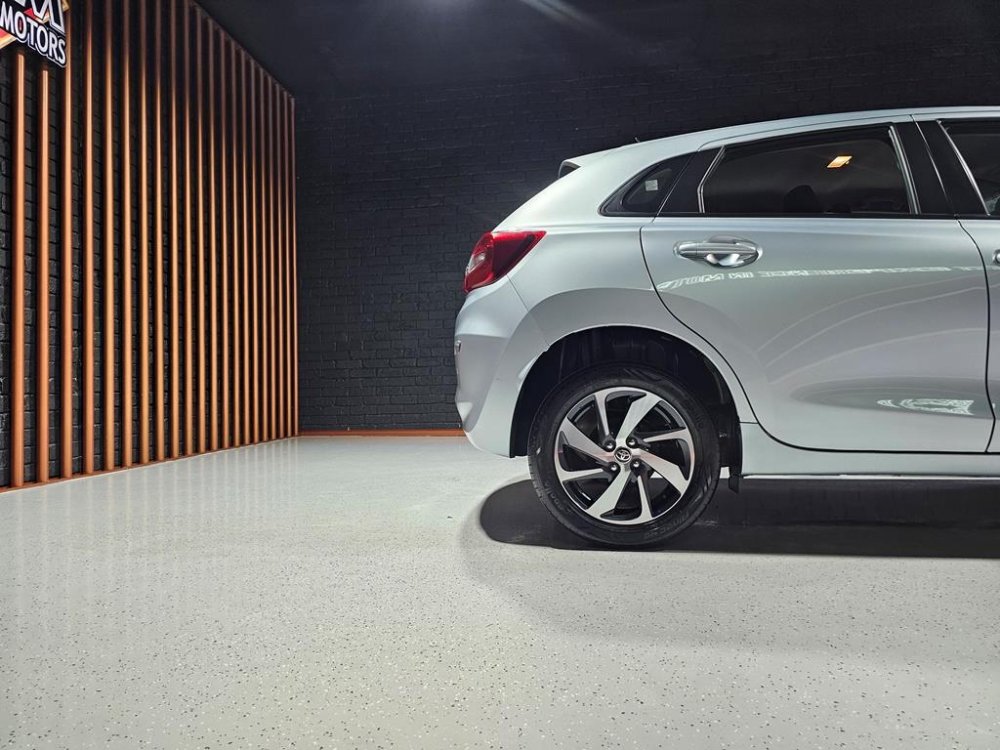 Photo 26 of 28