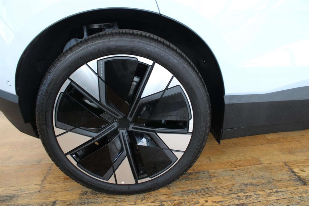 Photo 9 of 20