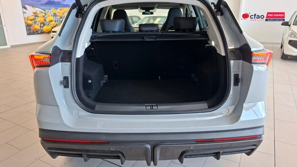 Photo 13 of 28