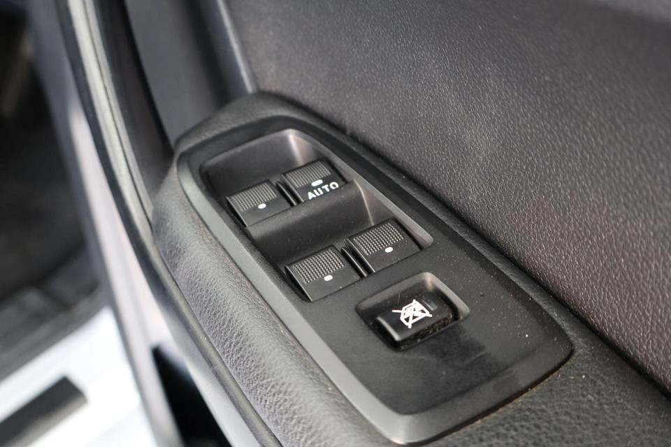 Photo 9 of 18