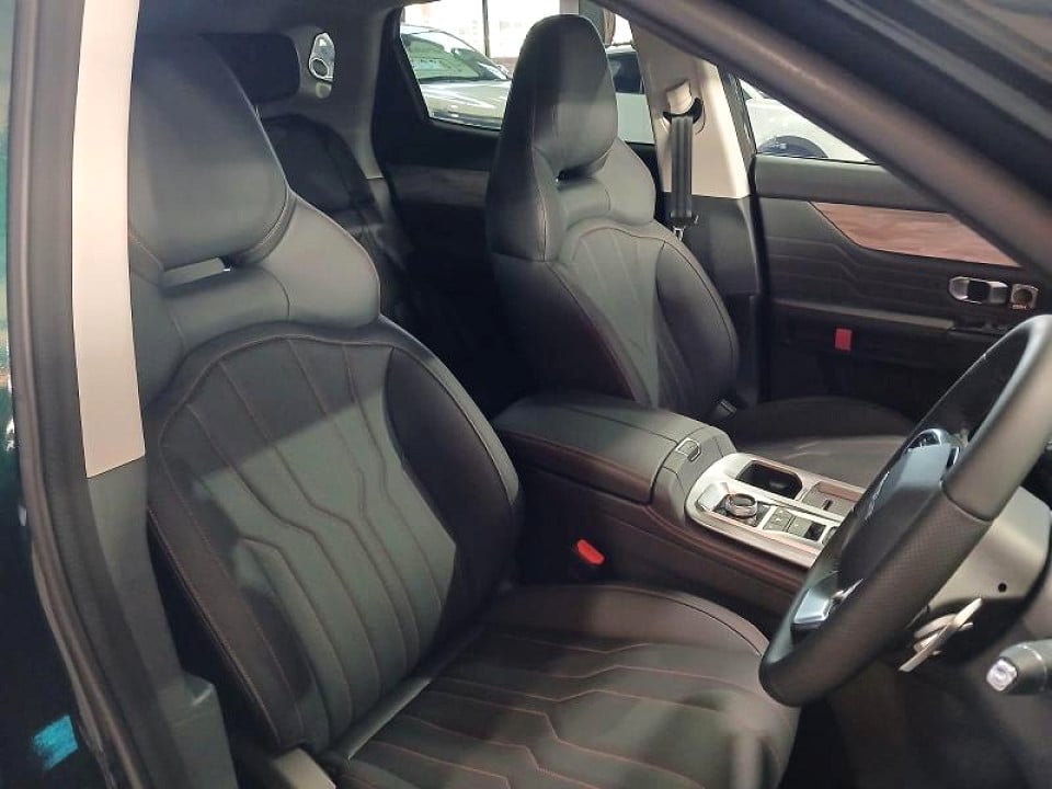 Photo 11 of 18