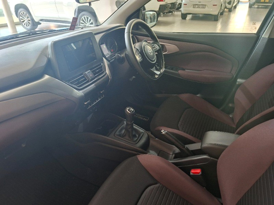 Photo 7 of 9