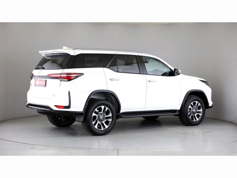 Photo 16 of 28