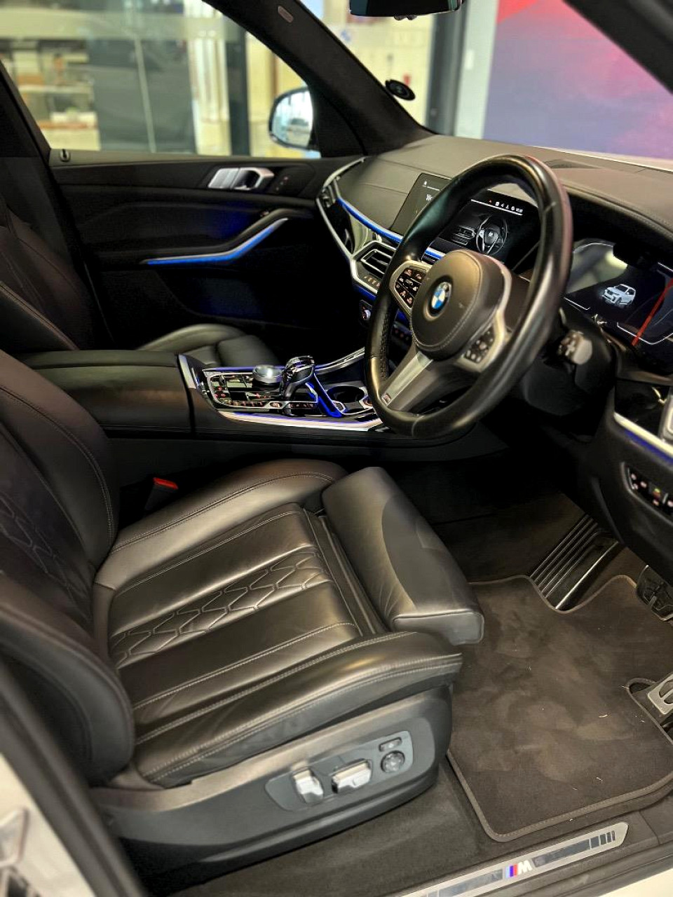 Photo 21 of 25