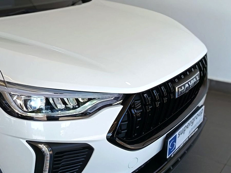 Photo 7 of 28