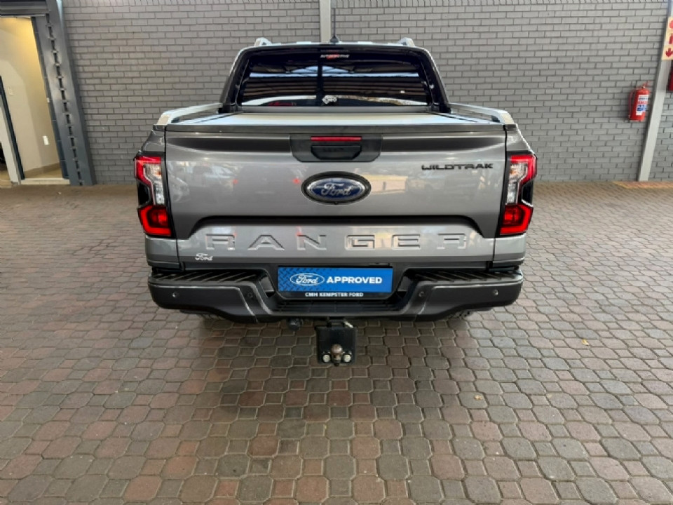 Photo 4 of 18