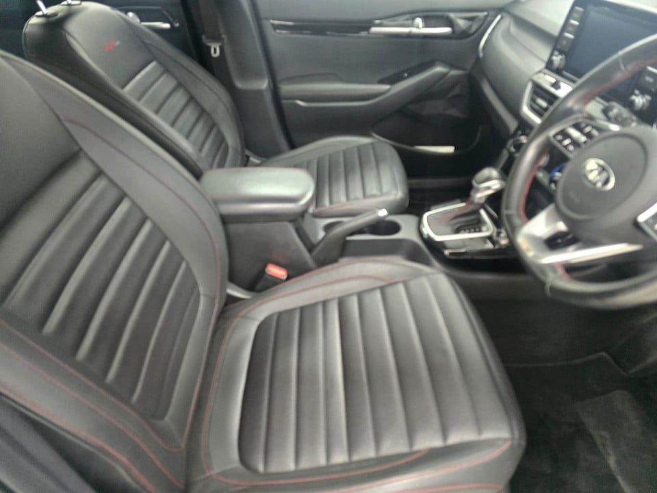 Photo 4 of 21