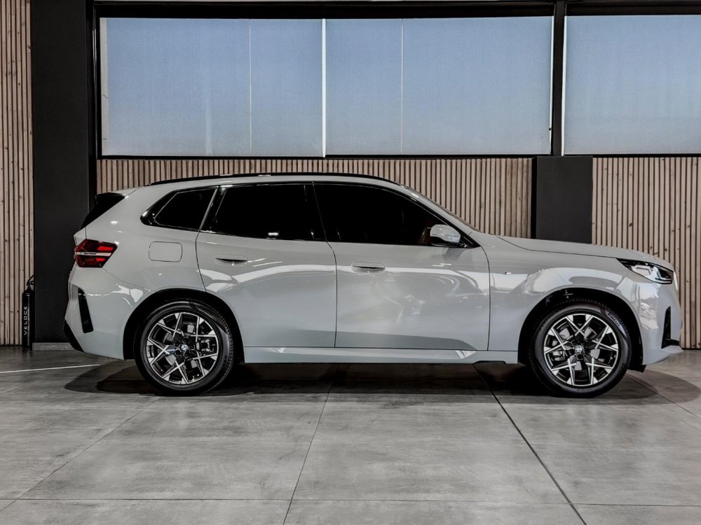 Photo 2 of 11