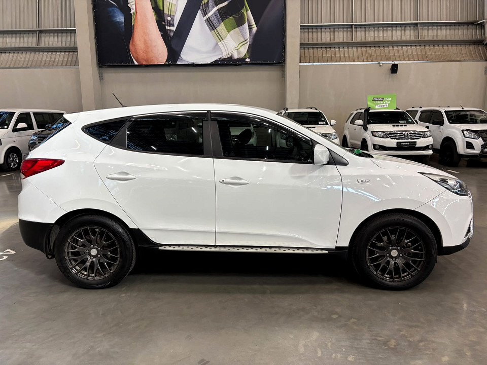 Photo 2 of 16