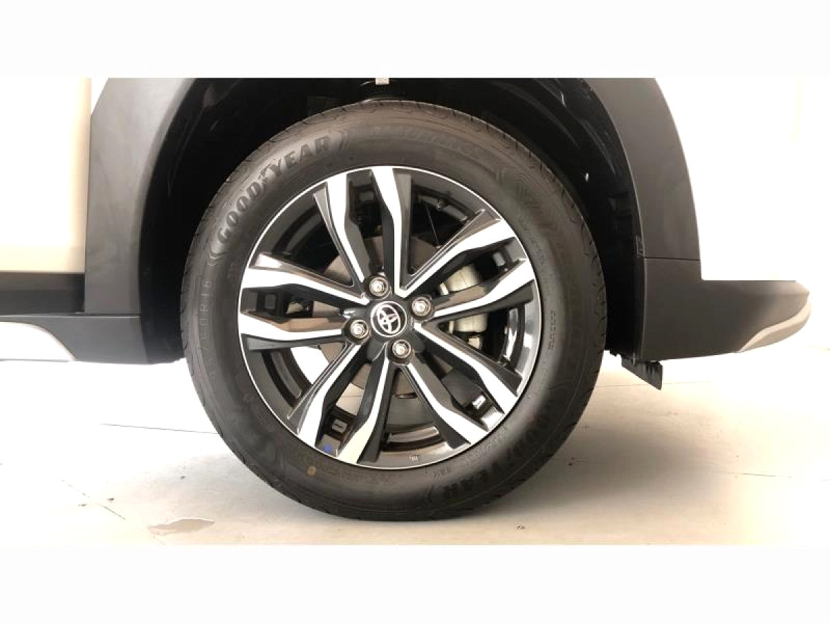Photo 26 of 28