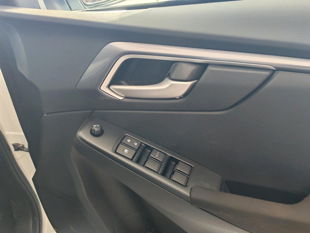 Photo 12 of 14