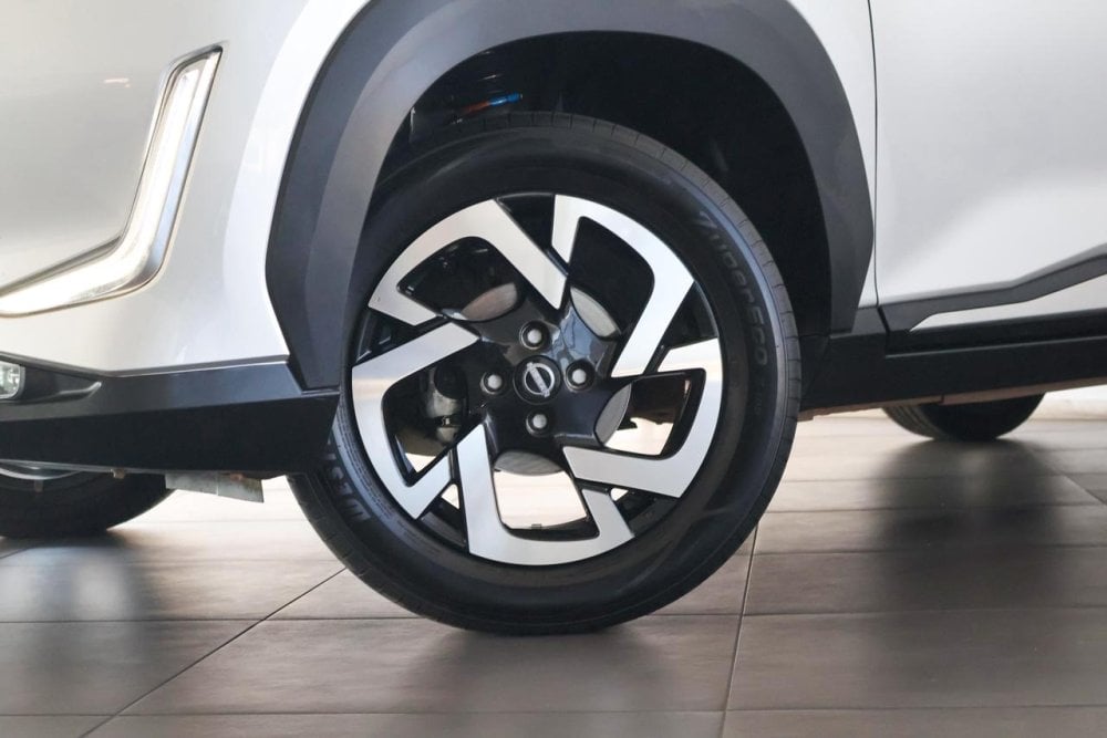 Photo 3 of 26