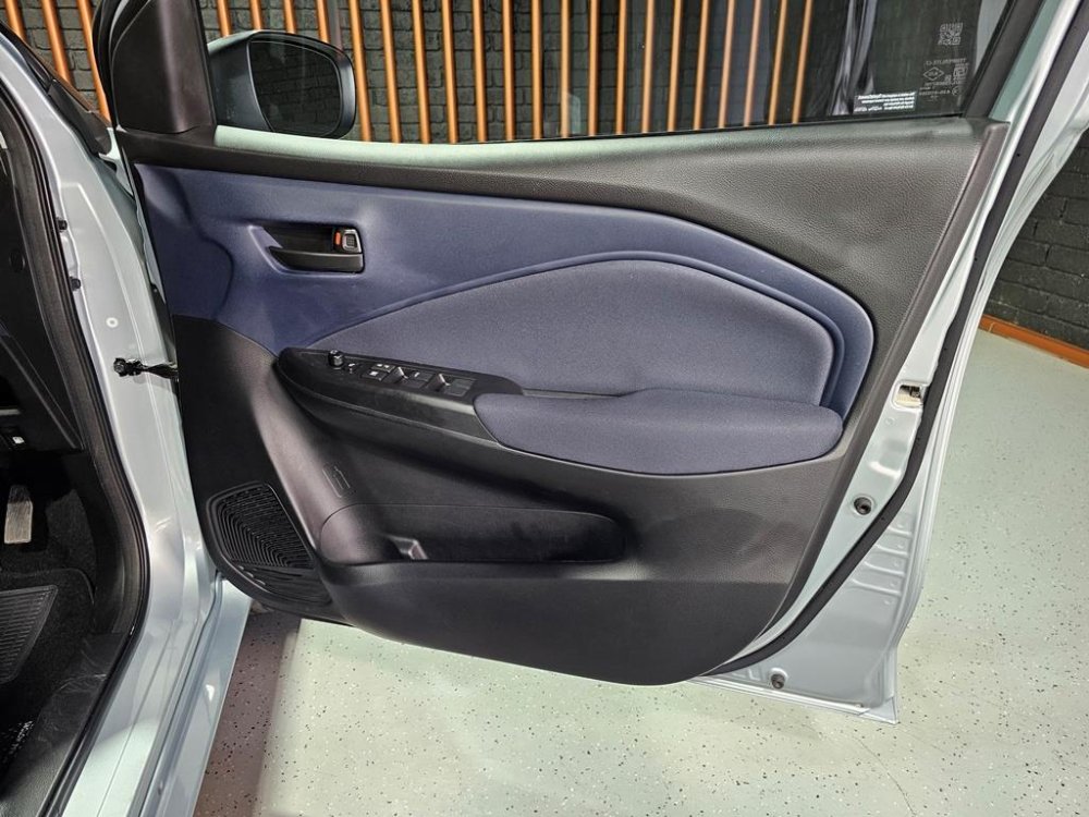 Photo 7 of 29