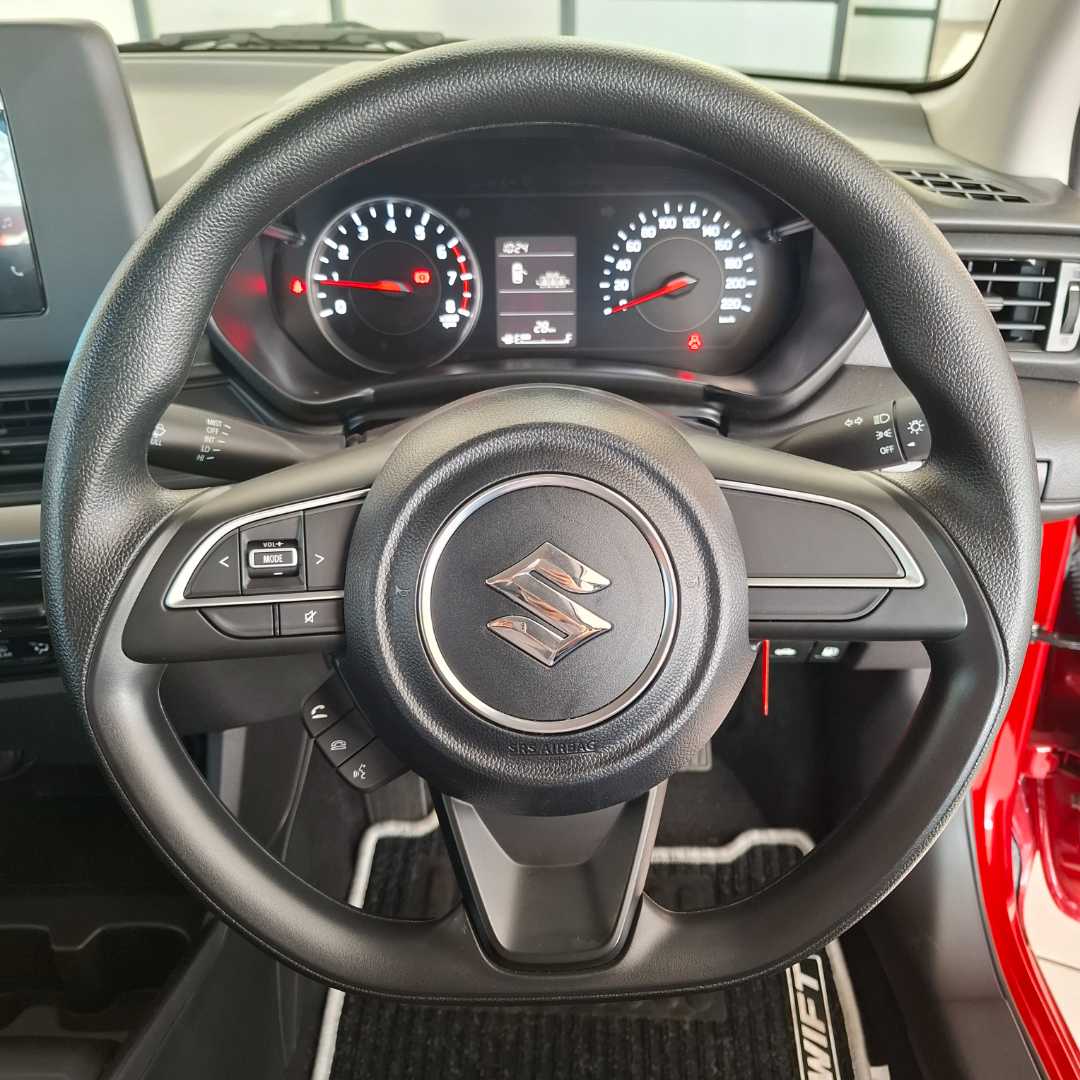 Photo 18 of 25