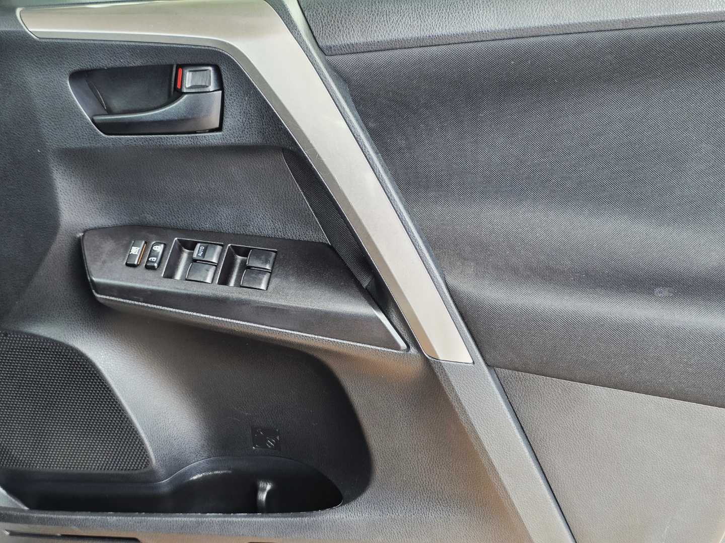 Photo 8 of 20