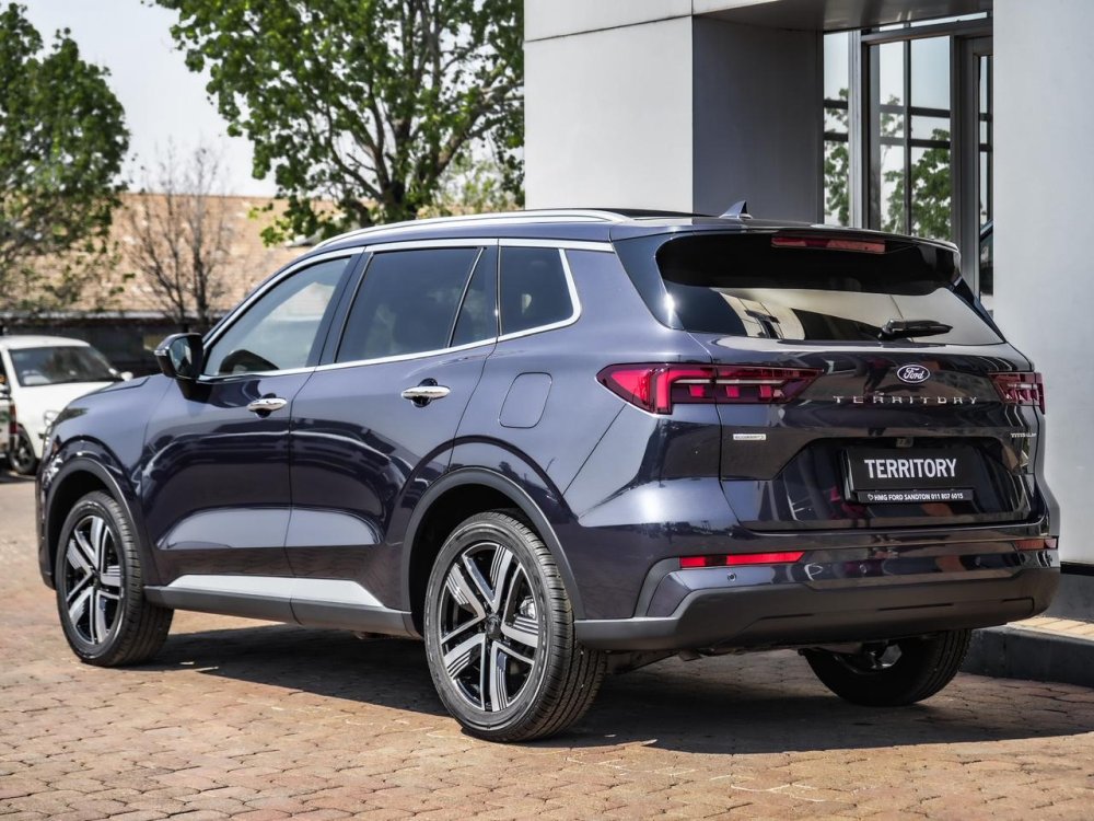 Photo 4 of 28