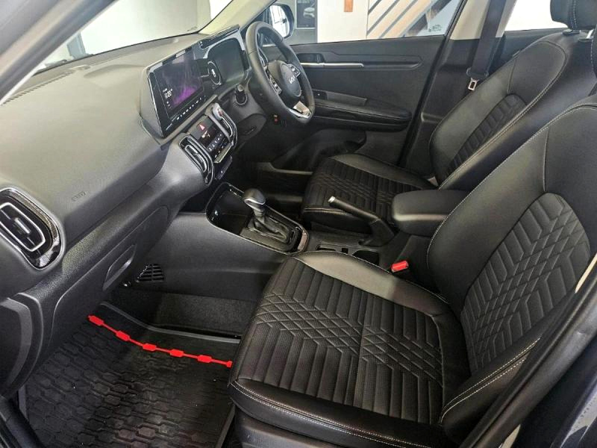 Photo 15 of 17
