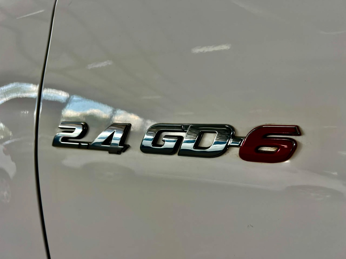 Photo 9 of 18