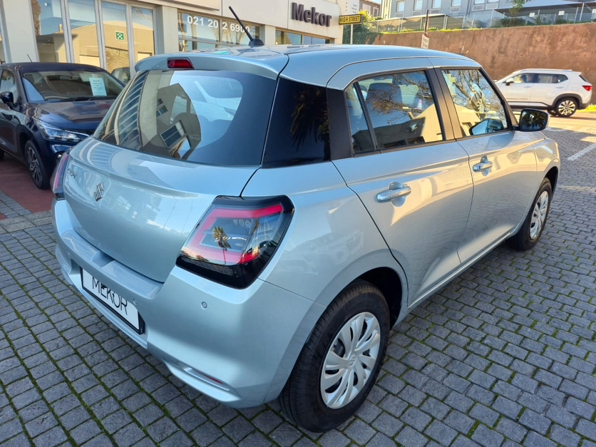 Photo 3 of 25