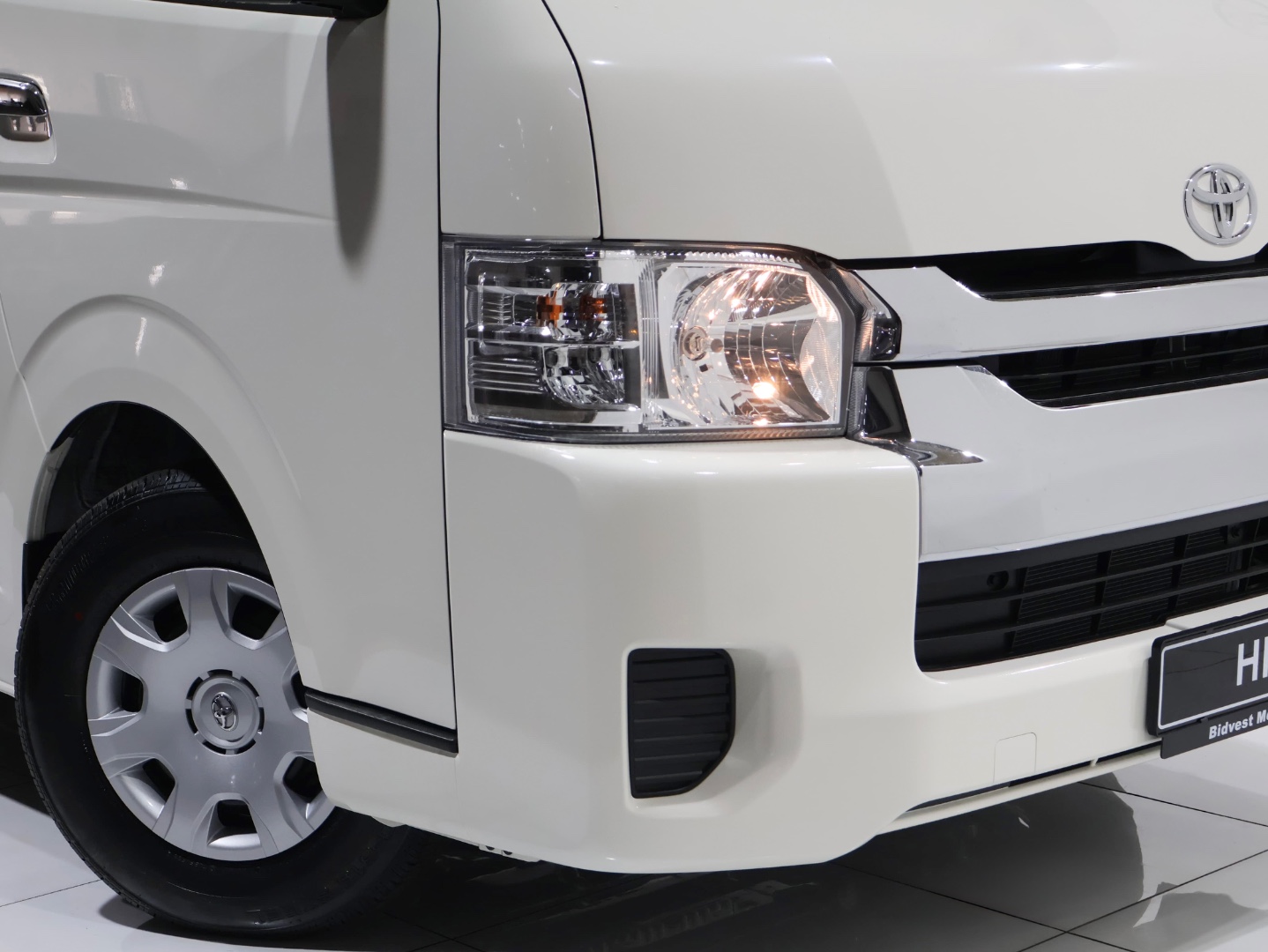 Photo 3 of 19