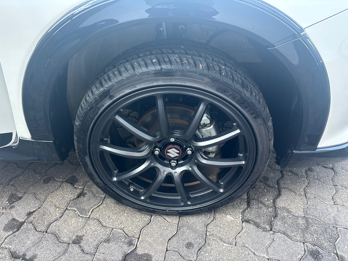 Photo 16 of 24