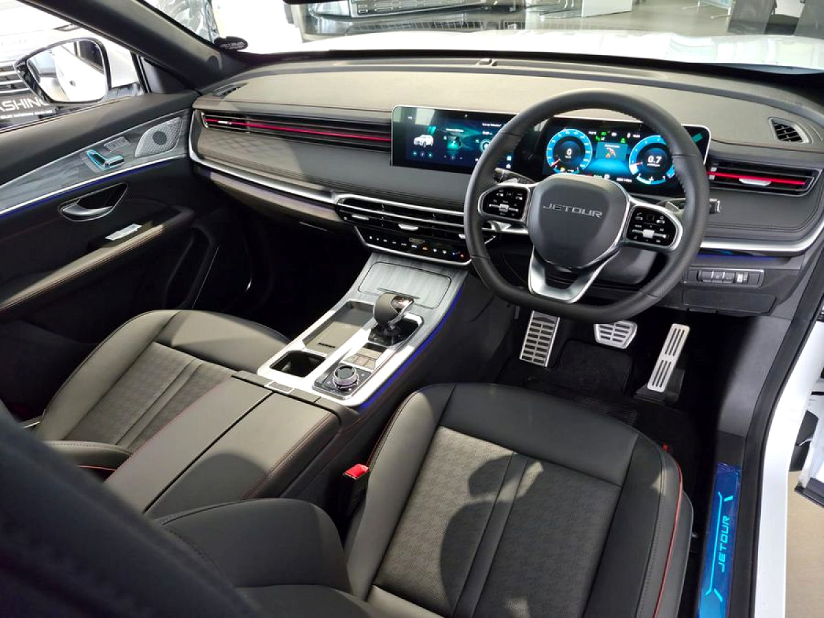 Photo 3 of 6