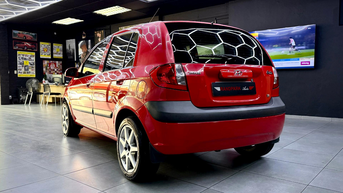 Photo 6 of 28