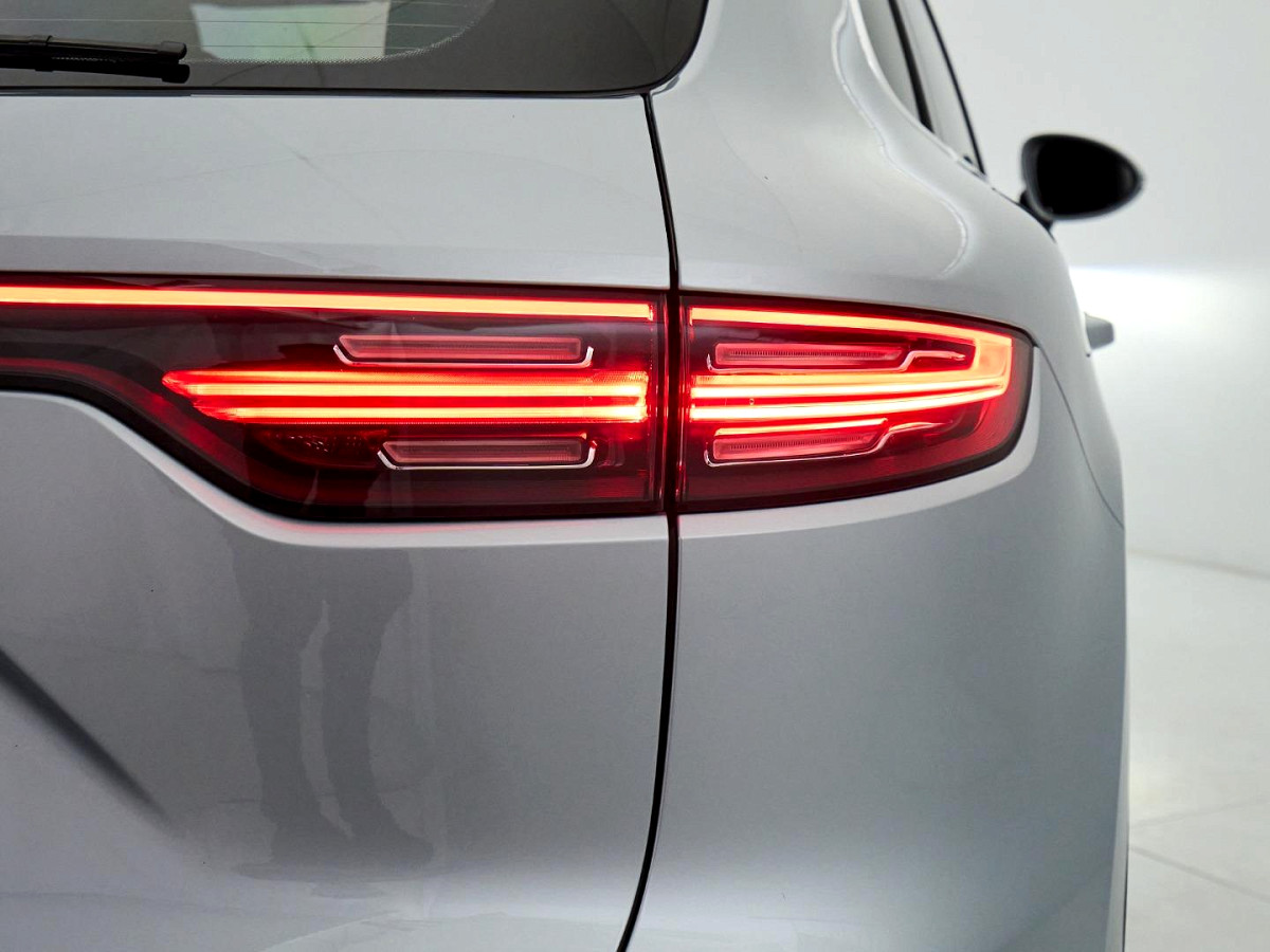 Photo 8 of 19