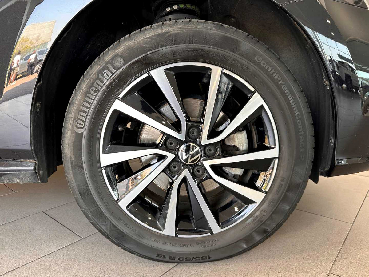 Photo 18 of 21