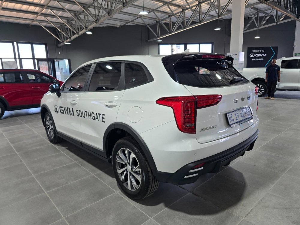 Photo 5 of 19