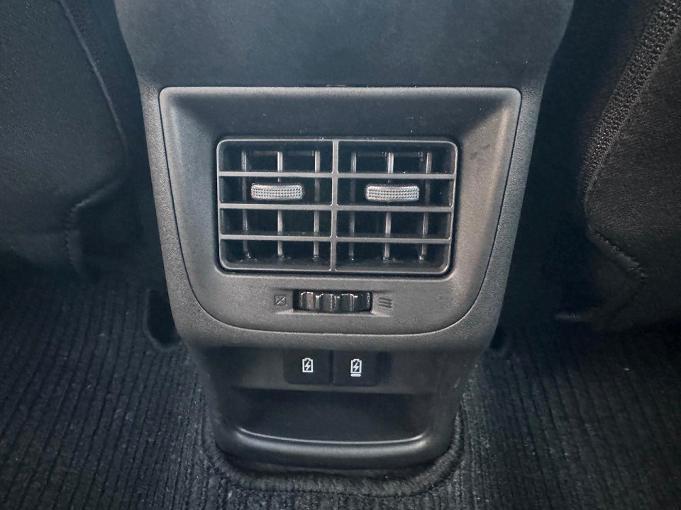 Photo 18 of 21