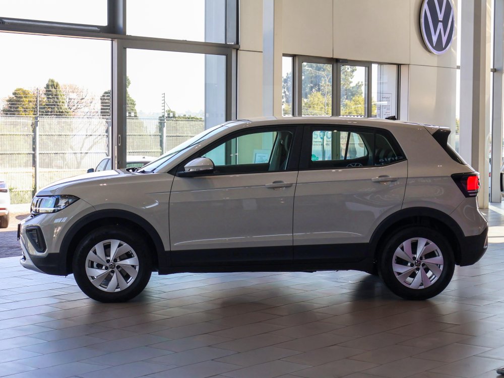 Photo 7 of 29
