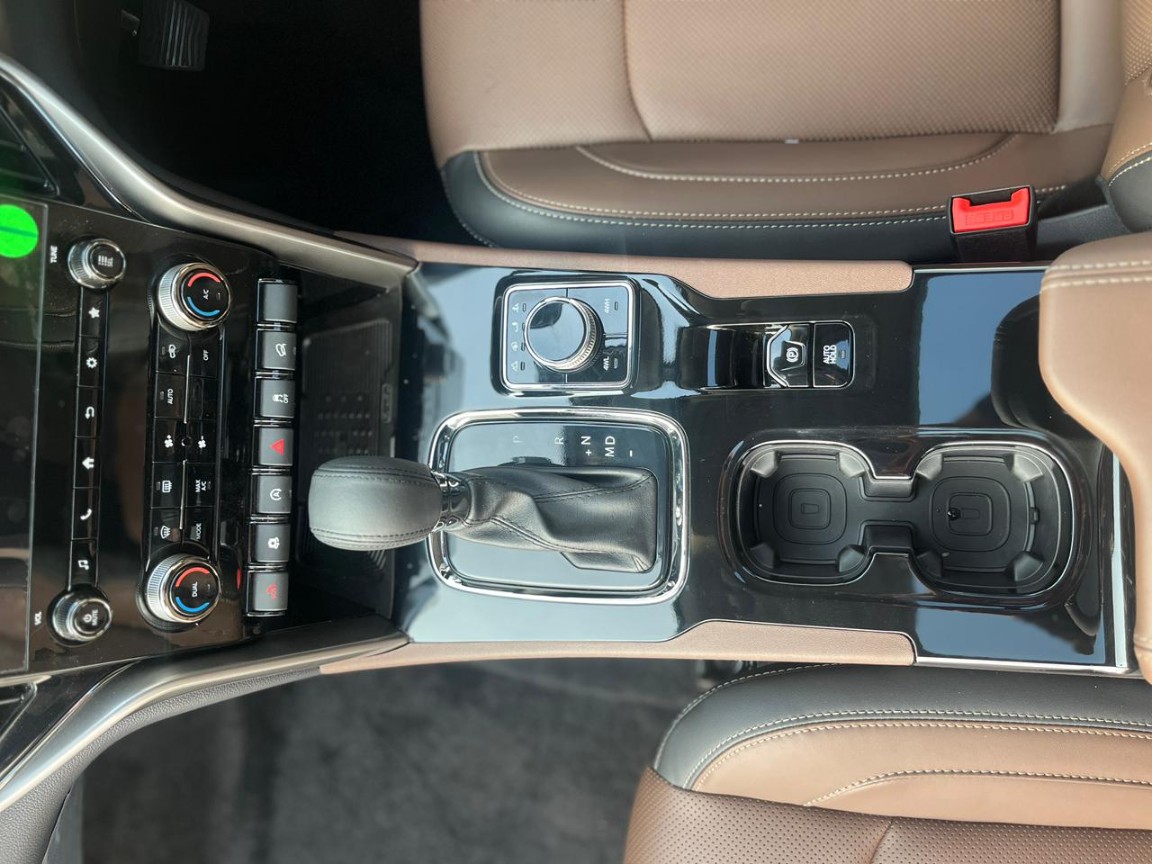 Photo 4 of 19